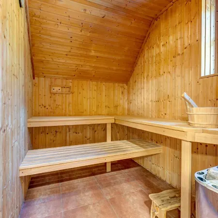 Kuestenhaus Mit Sauna Und Kamin Ca 400 Vom Ostseestrand *
