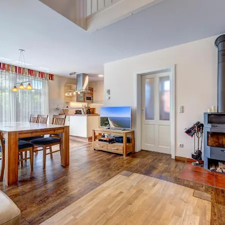 بيت للعطل Kuestenhaus Mit Sauna Und Kamin Ca 400 Vom Ostseestrand