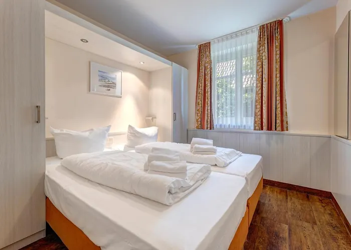 Kuestenhaus Mit Sauna Und Kamin Ca 400 Vom Ostseestrand *